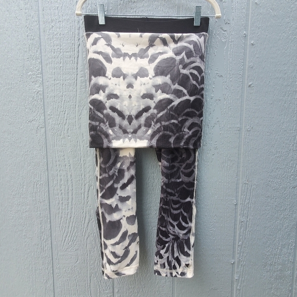 Lululemon Wunder Under Pretty Plume SE Dance Yoga Pilates Athletic Size 6 - Picture 3 of 12